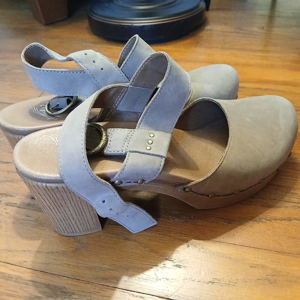 Dansko Taytum Beige/Taupe Sandal 3in heel Size 42-US 11.5-12